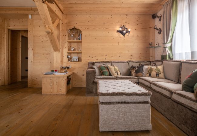 Apartment in Cortina d´Ampezzo - Cortina Deluxe Chalet R&R Apartment in Cortina d´Ampezzo - Cortina Deluxe Chalet R&R