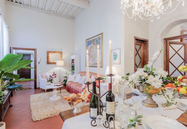 Apartment in Lucca - The Garden Along the Stream Apartment in Lucca - The Garden Along the Stream