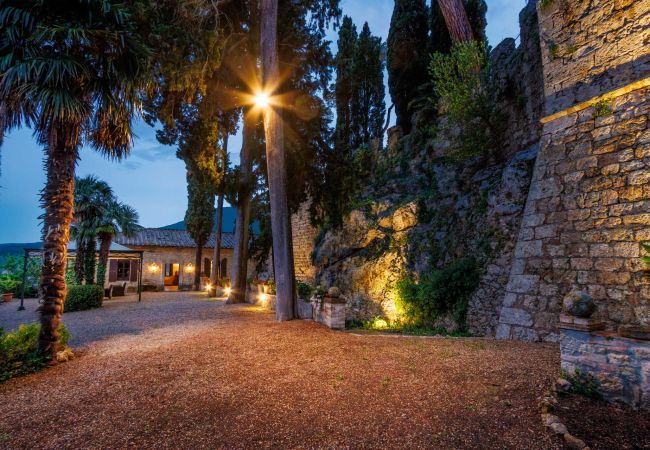 Villa in Cetona - Rocca di Cetona, a Luxury Castle with Pool in Tuscany