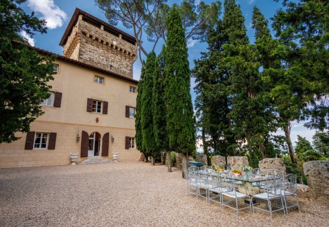 Villa in Cetona - Rocca di Cetona, a Luxury Castle with Pool in Tuscany