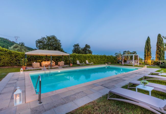 Villa in Lucca - Tuscan Fizz Villa, a Vineyards Retreat Villa in Lucca - Tuscan Fizz Villa, a Vineyards Retreat