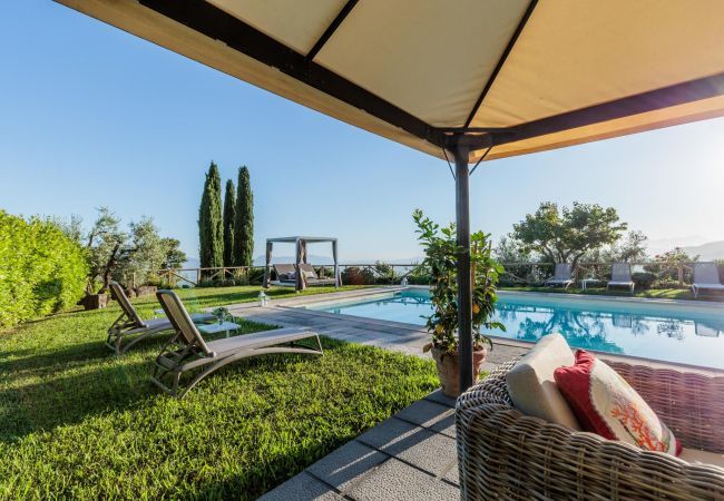 Villa in Lucca - Tuscan Fizz Villa, a Vineyards Retreat Villa in Lucca - Tuscan Fizz Villa, a Vineyards Retreat