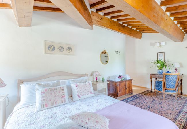 Villa in Pieve di Compito - Dimora delle Camelie Villa in Pieve di Compito - Dimora delle Camelie