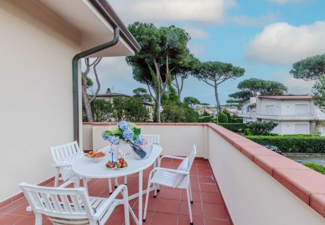 Villa in Marina di Pietrasanta - Regina Beach Villa, by the beach in Marina di Piet Villa in Marina di Pietrasanta - Regina Beach Villa, by the beach in Marina di Piet