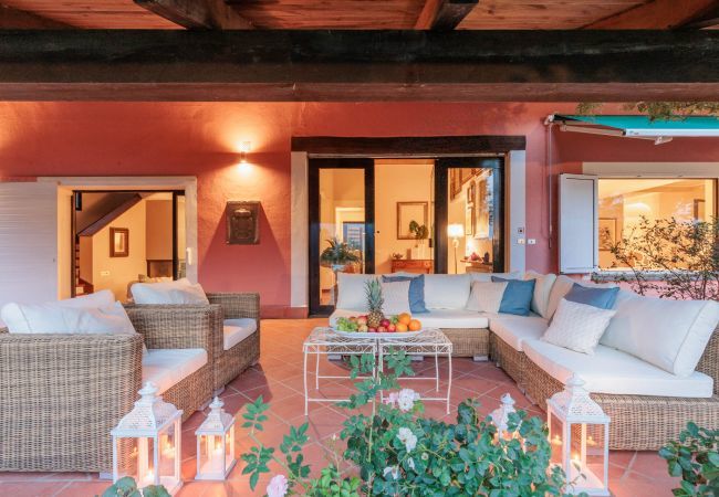 Villa in Bientina - Cà Uvenere, a spacious 6 bedrooms Villa with Private Pool on the Tuscan Hills of Santa Colomba by Pontedera and Bientina