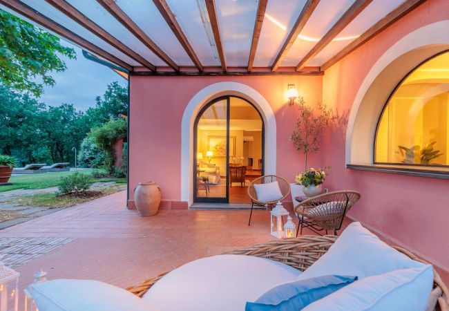 Villa in Bientina - Cà Uvenere, Modern Farmhouse with Pool Villa in Bientina - Cà Uvenere, Modern Farmhouse with Pool