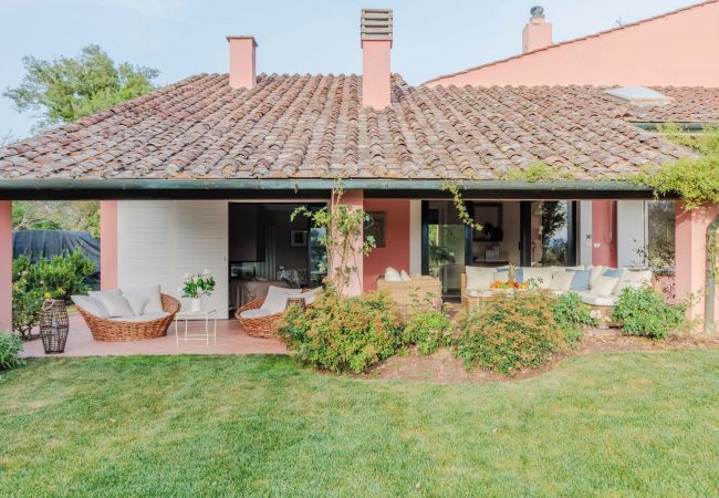 Villa in Bientina - Cà Uvenere, Modern Farmhouse with Pool Villa in Bientina - Cà Uvenere, Modern Farmhouse with Pool