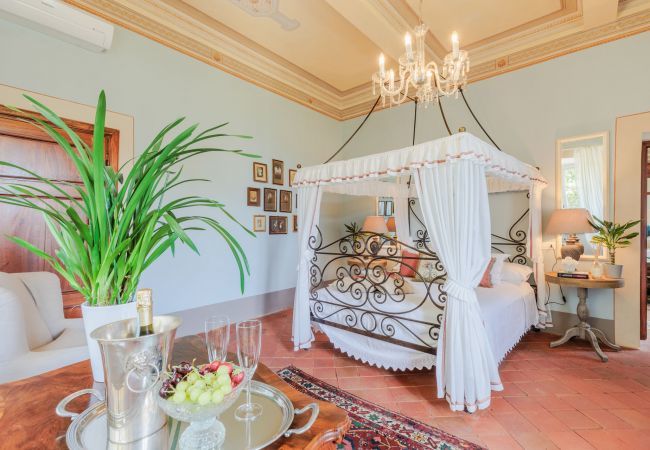Villa in Vorno - Villa Magnolie, Stylish Family Villa Villa in Vorno - Villa Magnolie, Stylish Family Villa