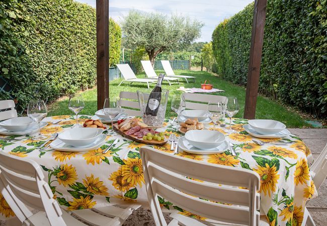 Townhouse in Lazise - Regarda - Countryhouse Nocino 2 in the middle of Lake Garda vineyards