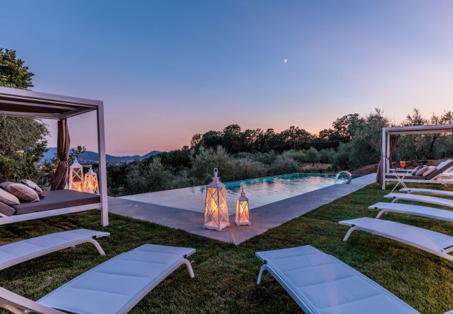 Villa in Capannori - Villa Noa, Romantic 8 bedroom Luxury Farmhouse with Private Pool on the Lucca Hills