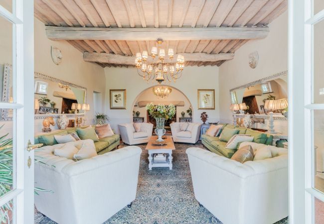 Villa in Capannori - Villa Noa, a Private Retreat with View Villa in Capannori - Villa Noa, a Private Retreat with View