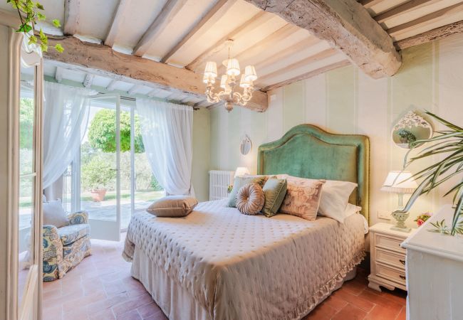 Villa in Capannori - Villa Noa, Romantic 8 bedroom Luxury Farmhouse with Private Pool on the Lucca Hills