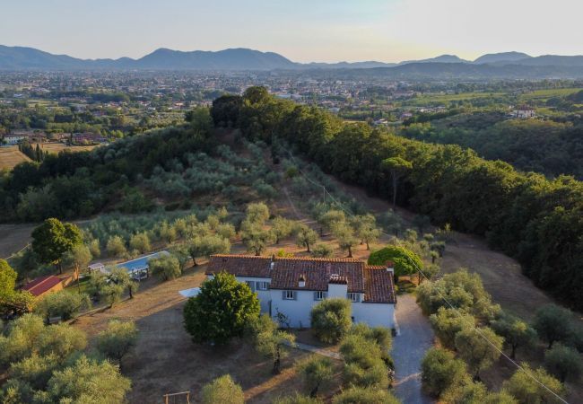 Villa in Capannori - Villa Noa, Romantic 8 bedroom Luxury Farmhouse with Private Pool on the Lucca Hills