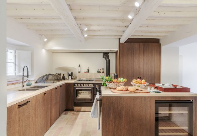 Villa in Lucca - Tramonto Farmhouse, Contemporary Tradition Villa in Lucca - Tramonto Farmhouse, Contemporary Tradition