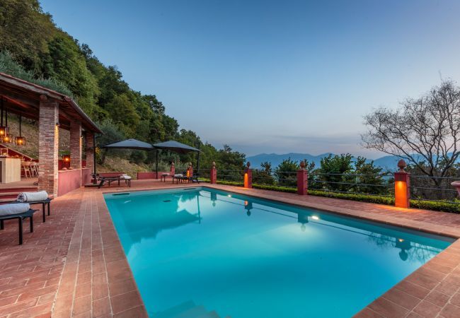 Villa in Lucca - Tramonto Farmhouse, Contemporary Tradition Villa in Lucca - Tramonto Farmhouse, Contemporary Tradition