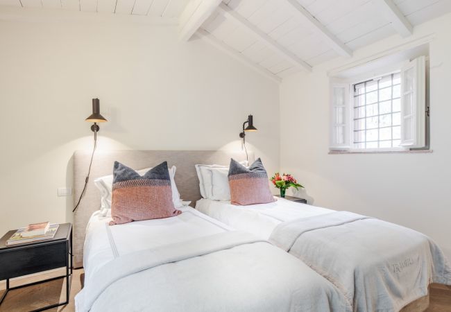Villa in Lucca - Tramonto Farmhouse, Contemporary Tradition Villa in Lucca - Tramonto Farmhouse, Contemporary Tradition