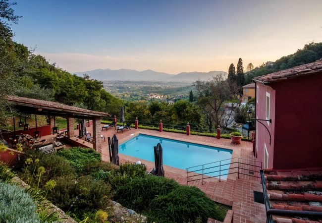 Villa in Lucca - Tramonto Farmhouse, Contemporary Tradition Villa in Lucca - Tramonto Farmhouse, Contemporary Tradition