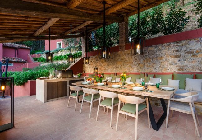 Villa in Lucca - Tramonto Farmhouse, Contemporary Tradition Villa in Lucca - Tramonto Farmhouse, Contemporary Tradition