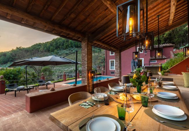 Villa in Lucca - Tramonto Farmhouse, Contemporary Tradition Villa in Lucca - Tramonto Farmhouse, Contemporary Tradition