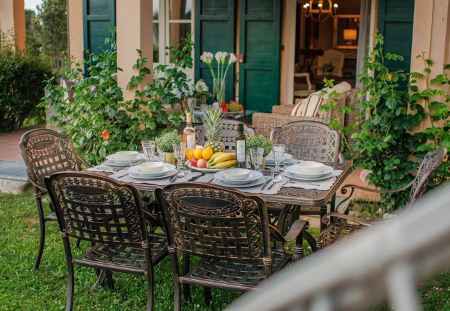 Villa in Monte San quirico - Cicale Farmhouse, 3 bedrooms Farmhouse with Pool Villa in Monte San quirico - Cicale Farmhouse, 3 bedrooms Farmhouse with Pool