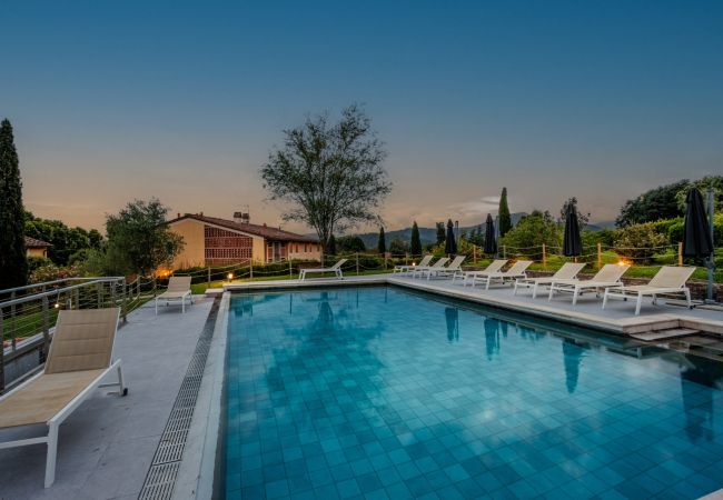 Villa in Monte San quirico - Cicale Farmhouse, 3 bedrooms Farmhouse with Pool Villa in Monte San quirico - Cicale Farmhouse, 3 bedrooms Farmhouse with Pool