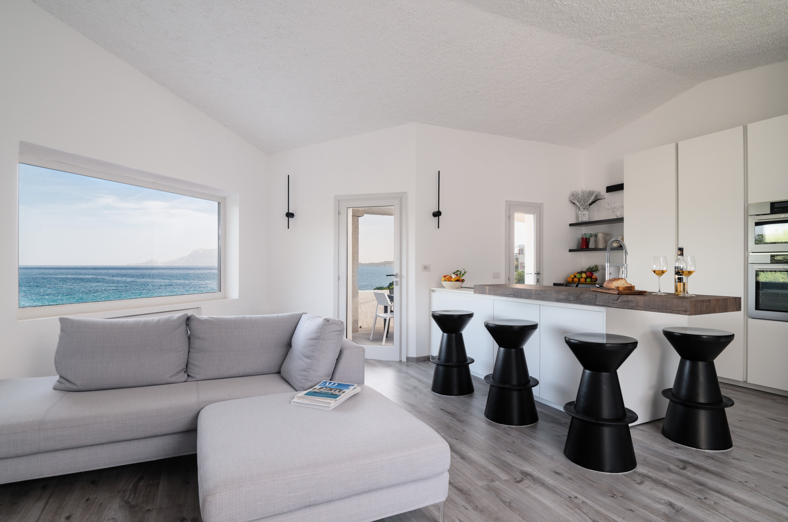Villa Azul - living room with spectacular sea view in rental villa in Olbia
