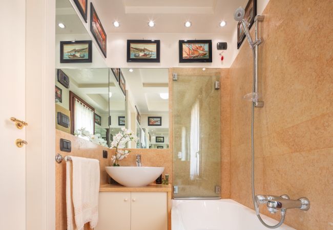 Apartment in Venezia - Garden Mansion with Private Mooring R&R Apartment in Venezia - Garden Mansion with Private Mooring R&R