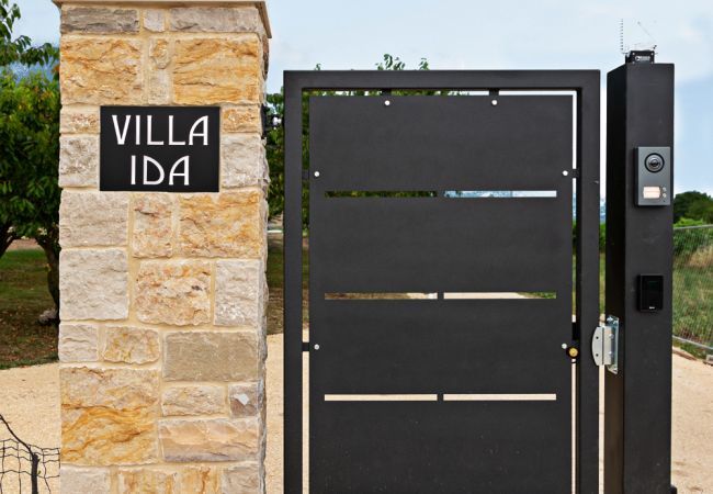 Chalet in Costermano - VILLA IDA - Giarole Chalet in Costermano - VILLA IDA - Giarole