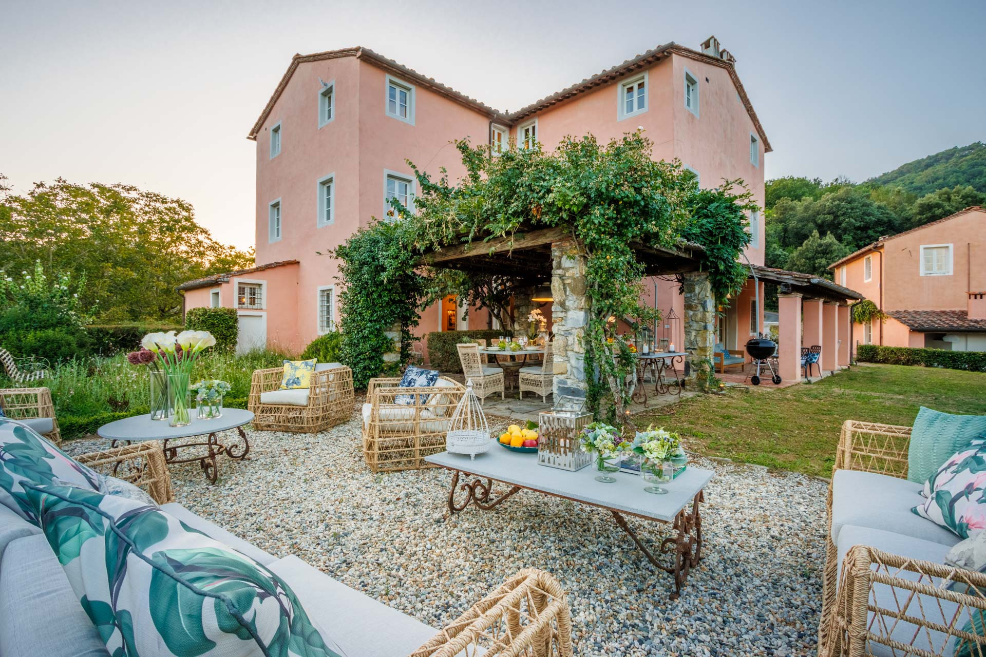 Villa/Dettached house in Lucca - Villa Francigena, a Luxury 10 bedroom Farmhouse Villa