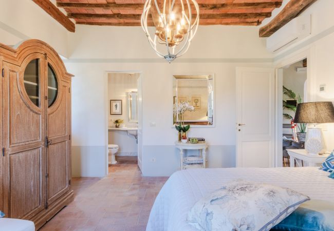 Villa in Lucca - Villa Francigena, a Luxury 10 bedroom Farmhouse Villa