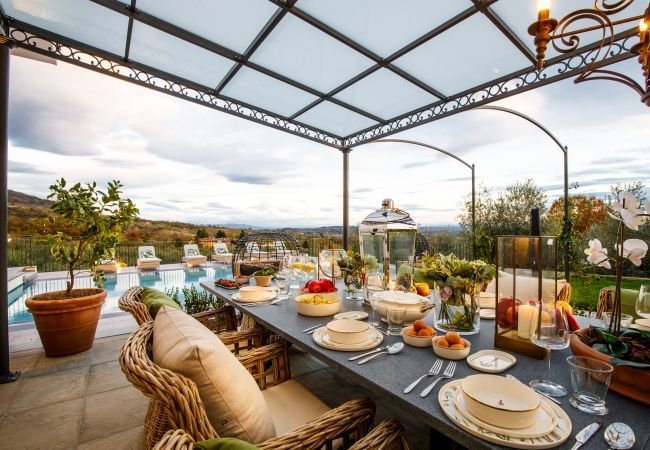 Villa in Segromigno in Monte - Summit Splendor: Where Luxury Meets Limitless Views