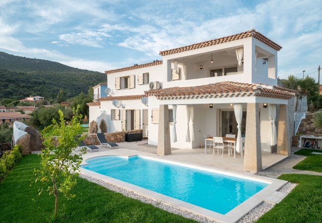 Villa in Budoni - Bellevue 36C by Klodge - stylish getaway villa with pool