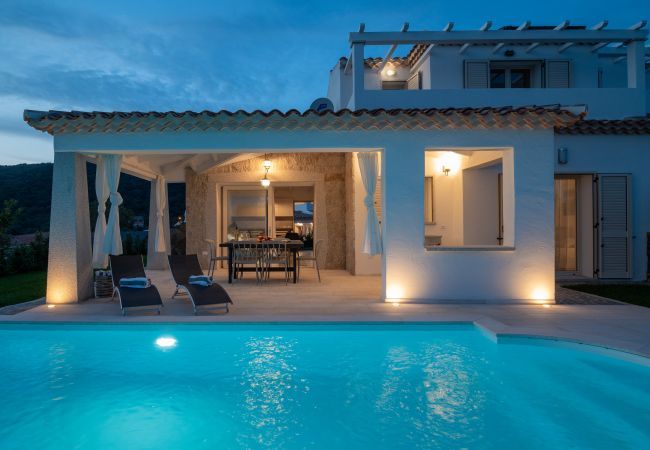 Villa in Budoni - Bellevue 36E by Klodge - stylish villa with exclusive pool