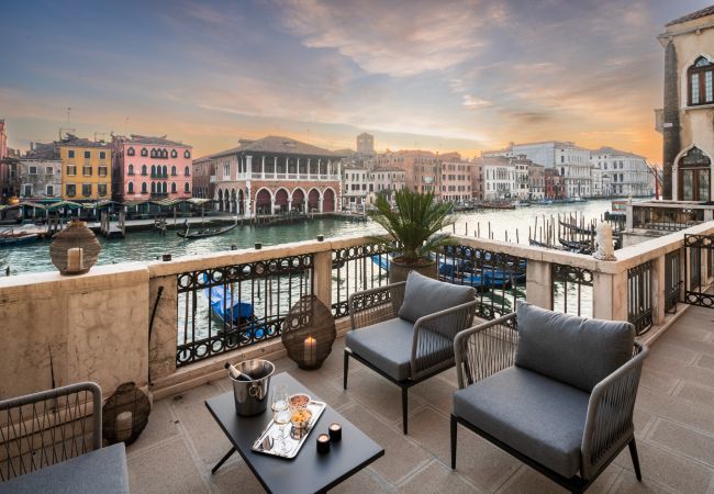 Apartment in Venice - Grand canal luxury apartment with terrace R&R