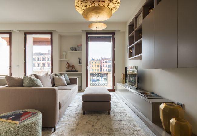 Apartment in Venice - Grand canal luxury apartment with terrace R&R