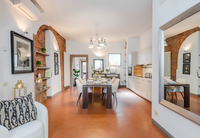 Apartment in Lucca - Georgia Penthouse Apartment in Lucca - Georgia Penthouse