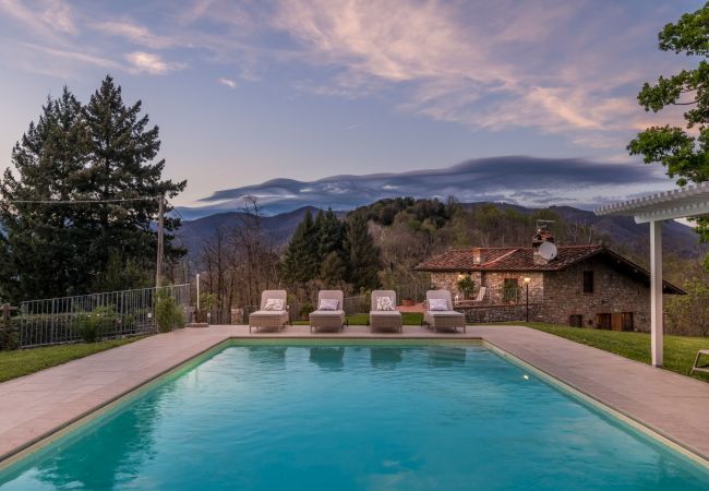 Villa in Pescaglia - Grumo Farmhouse Villa in Pescaglia - Grumo Farmhouse
