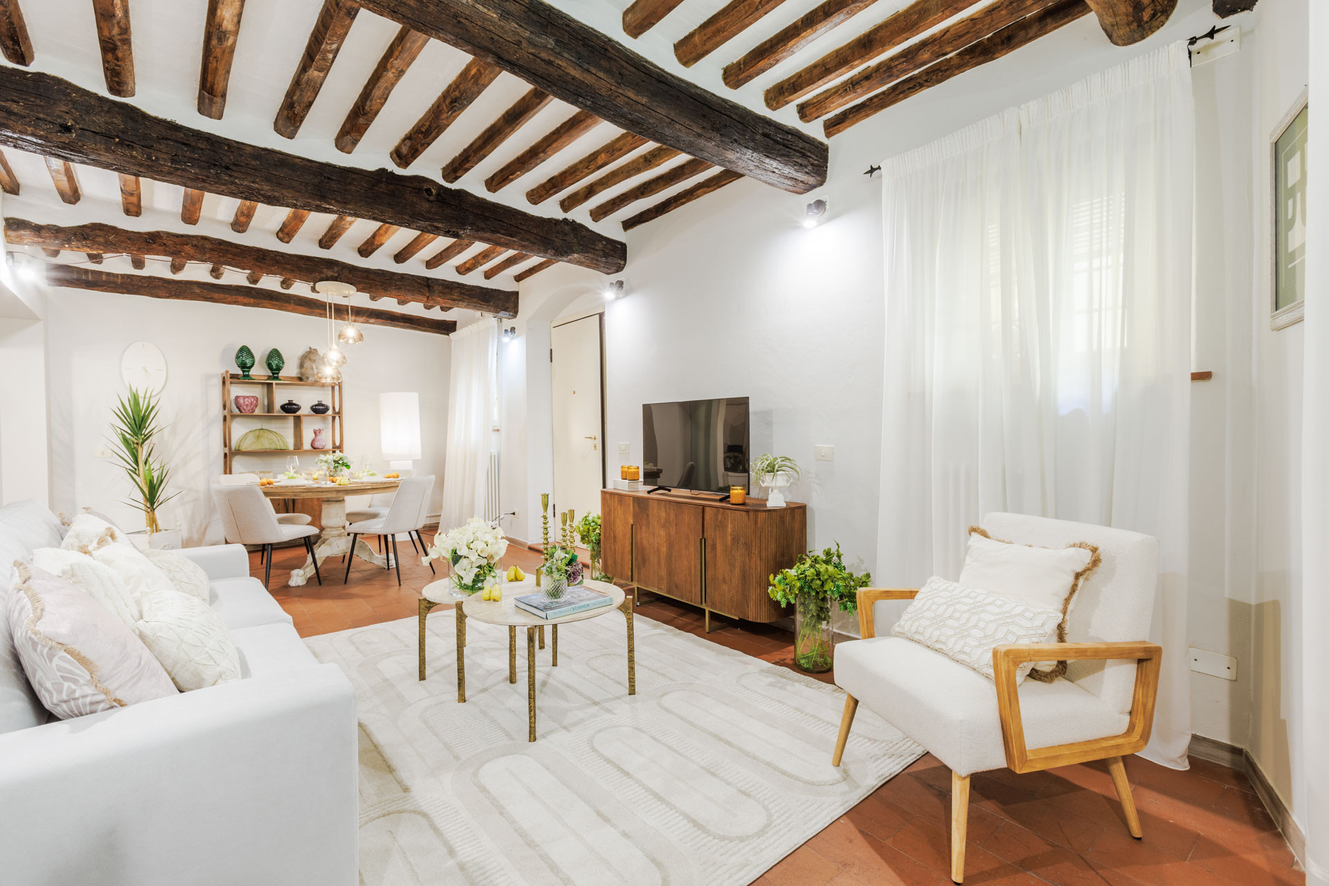  in Lucca - The Hidden Alley Apartment