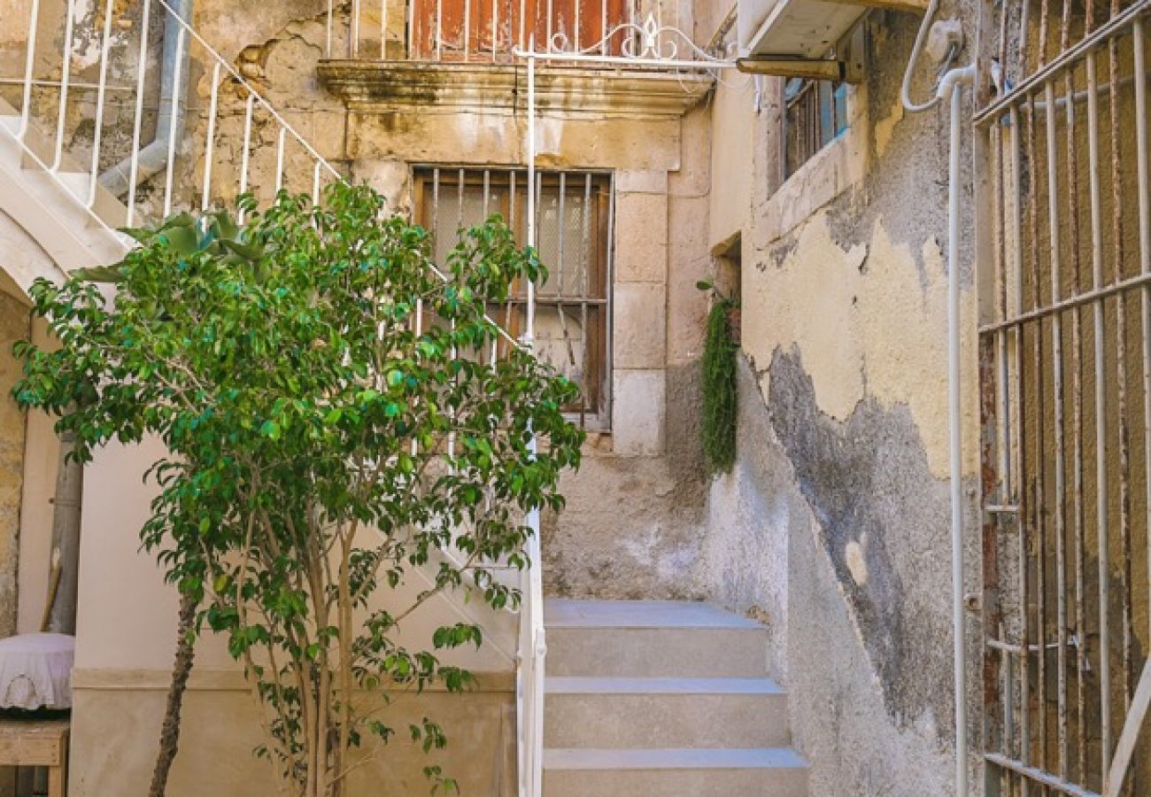 Apartment in Syracuse - Dione design apartments, two bedrooms and terrace