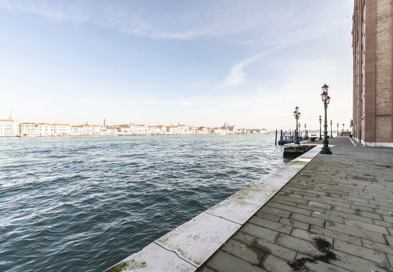 Apartment in Venice - Molino Stucky Apartment Wi-Fi R&R