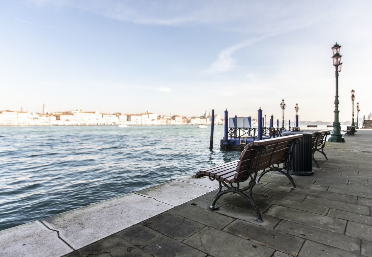 Apartment in Venice - Molino Stucky Apartment Wi-Fi R&R