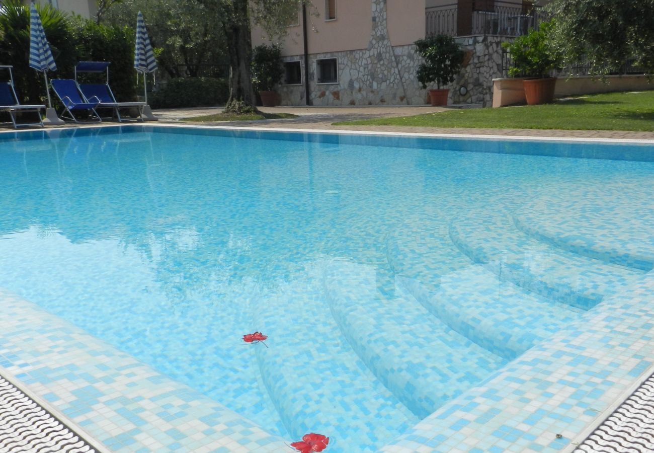 Residence in Lazise - Regarda – apartment ground floor Allegra apartment complex in Lazise with pool