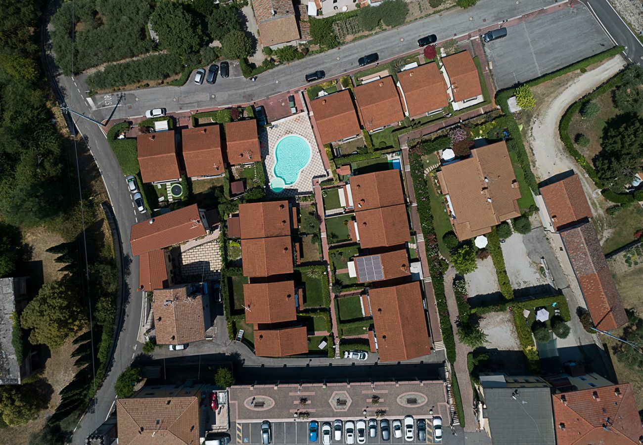 Apartment in Lazise - Regarda - cozy apartment L'Archetto with private garden, WiFi, pool
