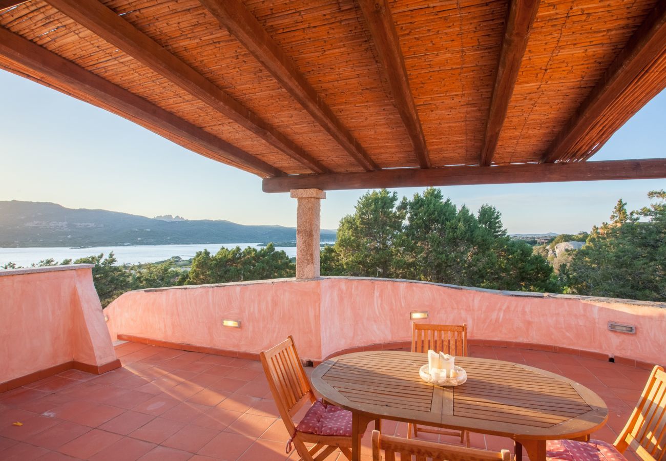 Villa in Porto Rotondo - Villa Sa Jaga - infinity pool facing sunset, Porto Rotondo