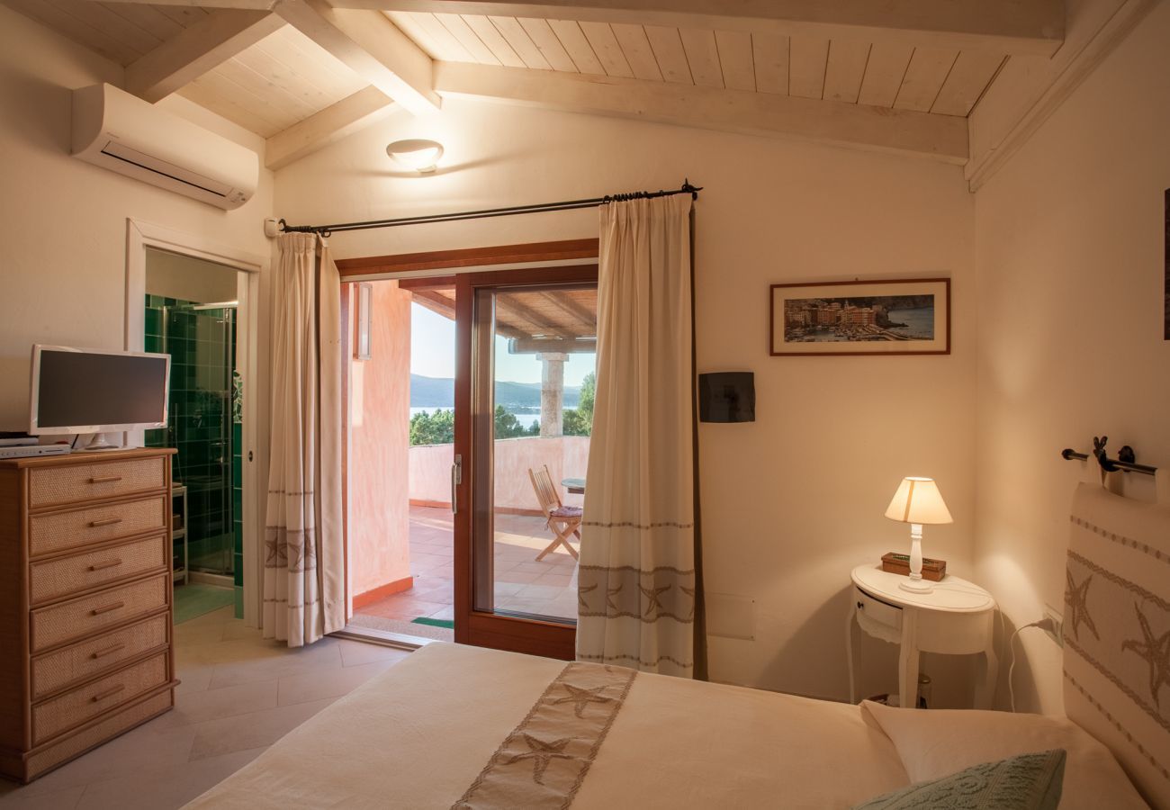 Villa in Porto Rotondo - Villa Sa Jaga - infinity pool facing sunset, Porto Rotondo