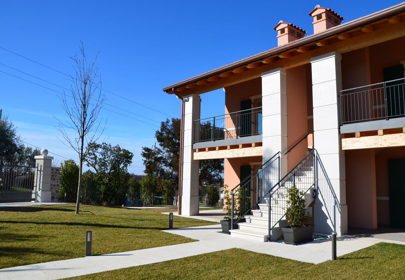 Farm stay in Bardolino - Quiet Tenuta in Bardolino in the vineyards with pool,  wifi and airco