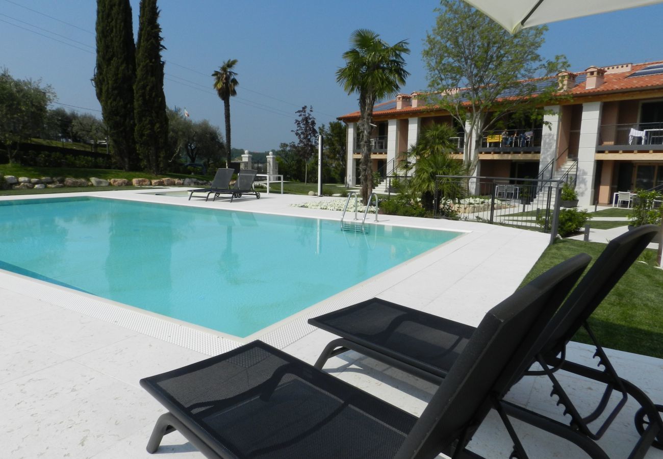 Farm stay in Bardolino - Quiet Tenuta in Bardolino in the vineyards with pool,  wifi and airco