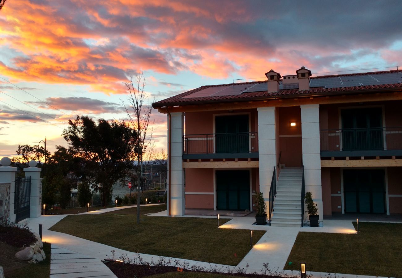 Farm stay in Bardolino - Quiet Tenuta in Bardolino in the vineyards with pool,  wifi and airco