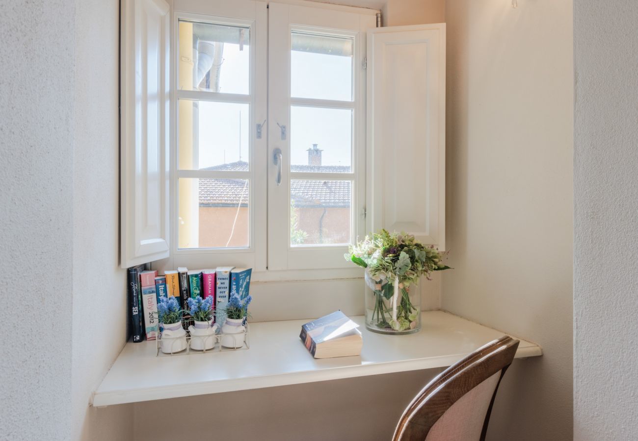 Apartment in Lucca - Casa Laura, a Terrace above Lucca