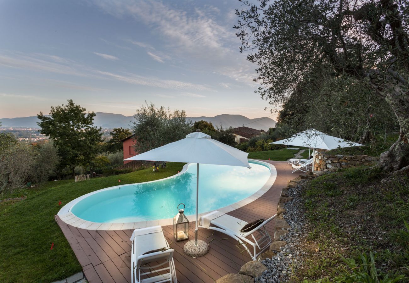 Villa in Lucca - Panoramic 4 Bedrooms Farmhouse with Private Pool in Lucca close to Town Centre